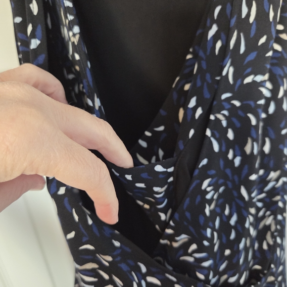 White House Black Sleeveless Crossover Top - Picture 4 of 4